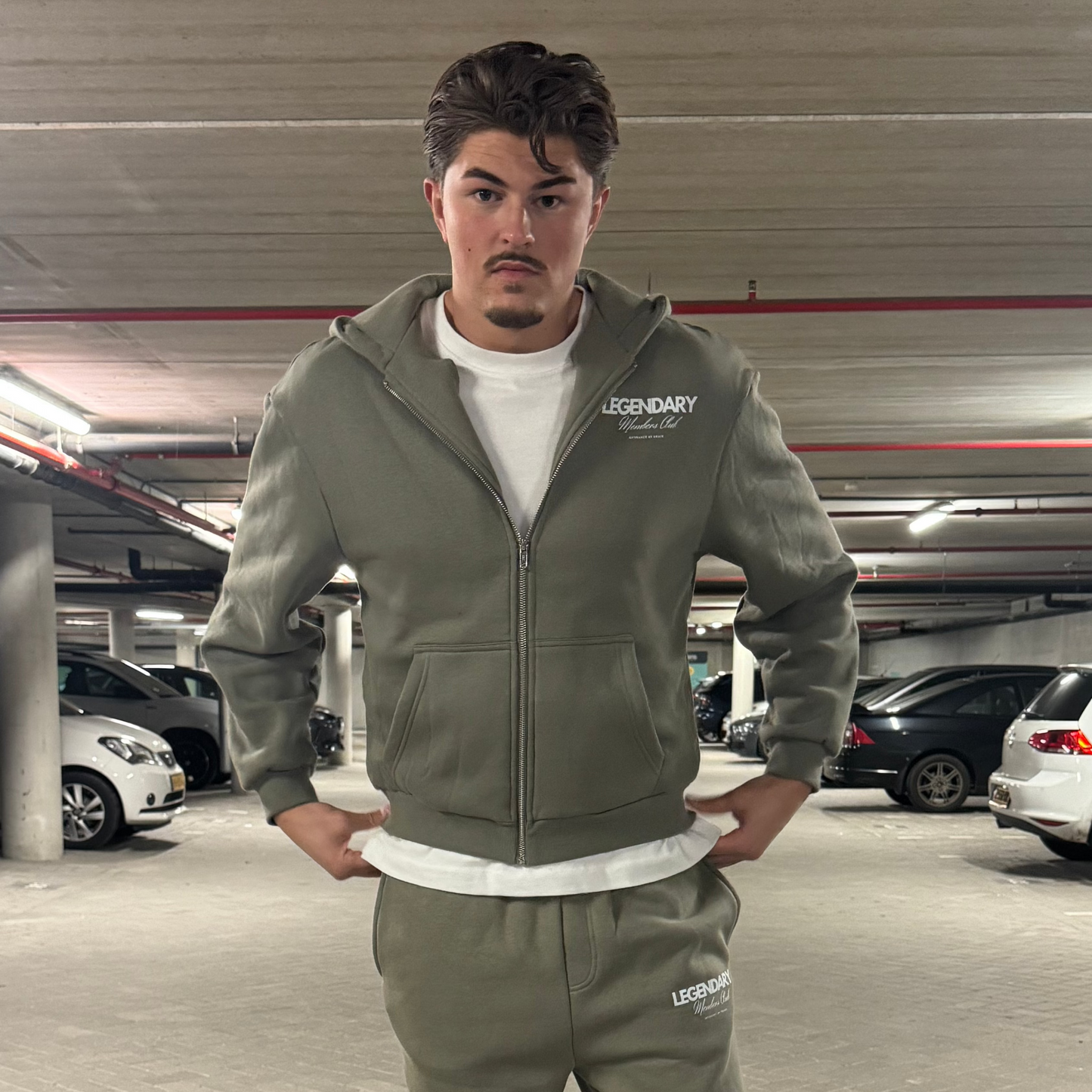 The Hooded Zip 330 G/M2  Pale Olive